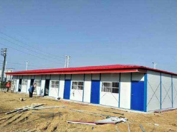 活動（dòng）房