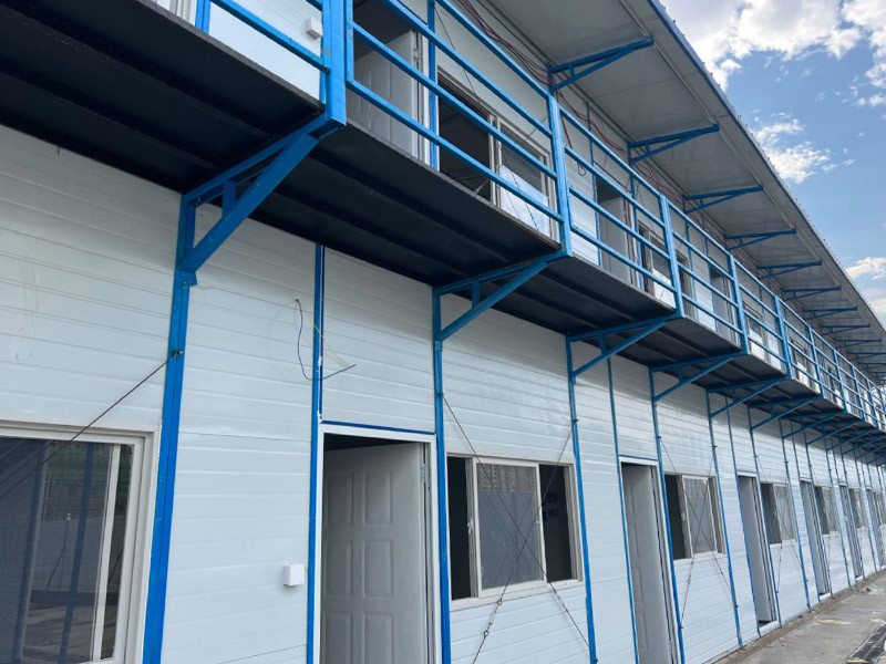 新式裝配式（shì）打包箱房屋的裝飾方法